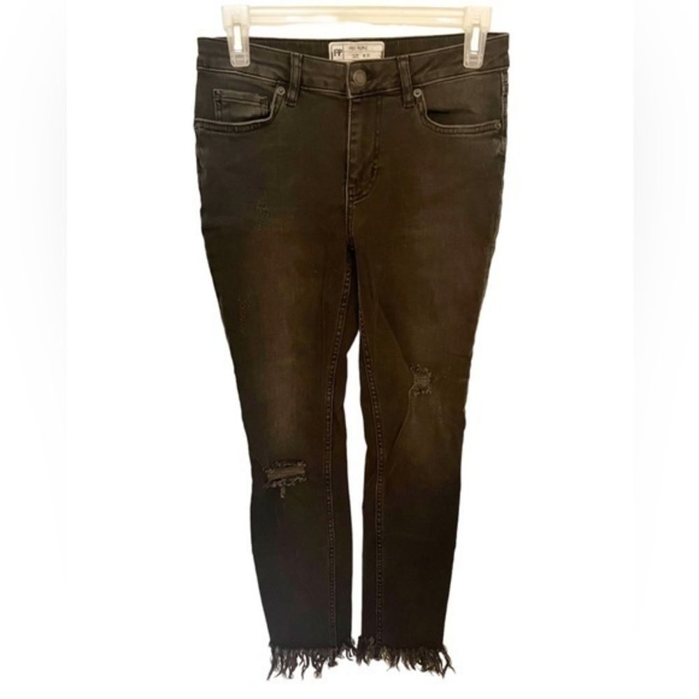 Free People Black Distressed Skinny Jeans Size 25‎